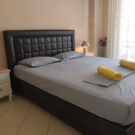Brick Apartment Néa Péramos Zewnętrze zdjęcie